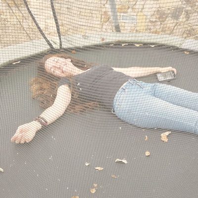 saltei numa cama elastica destaque