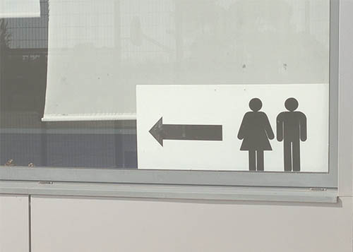 vi_por_ai_discriminatorio